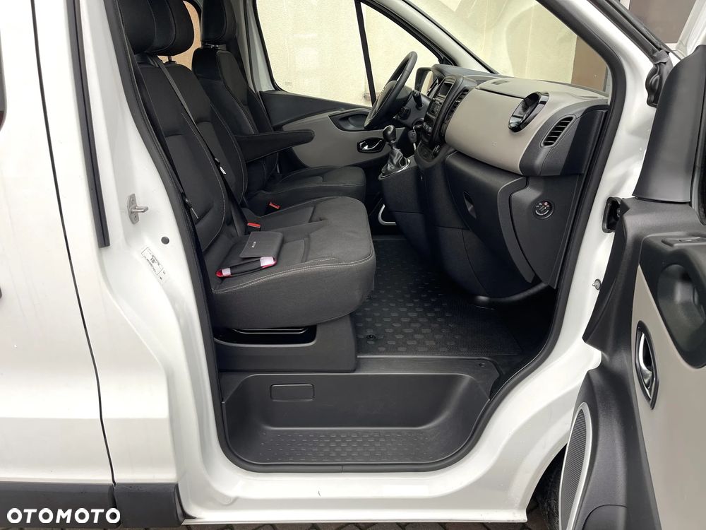 Nissan Trafic Vivaro 9-OSOBOWY - 22