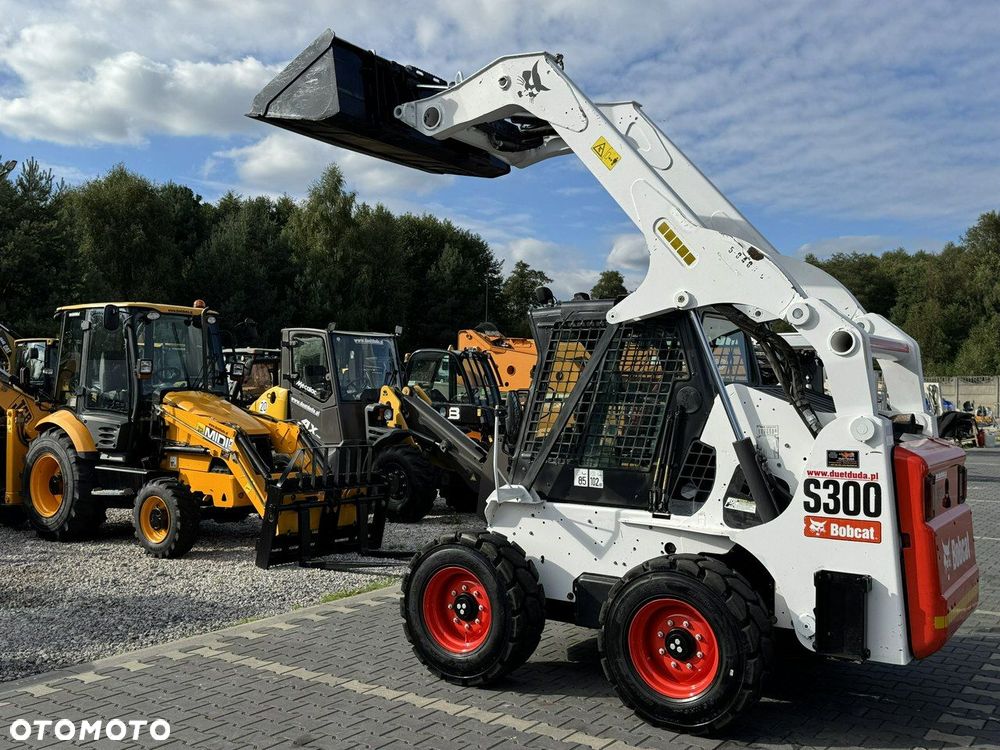 Bobcat S300 Joystick Mini Ładowarka Waga 3692kg - 13