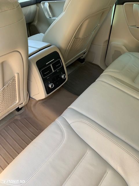Volkswagen Touareg - 7