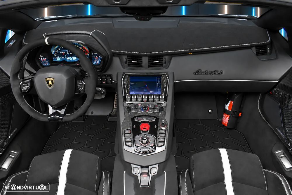 Lamborghini Aventador - 21