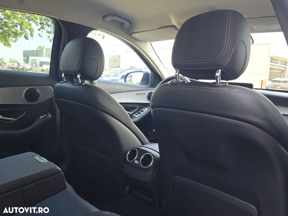 Mercedes-Benz C 200 4MATIC Aut. - 24