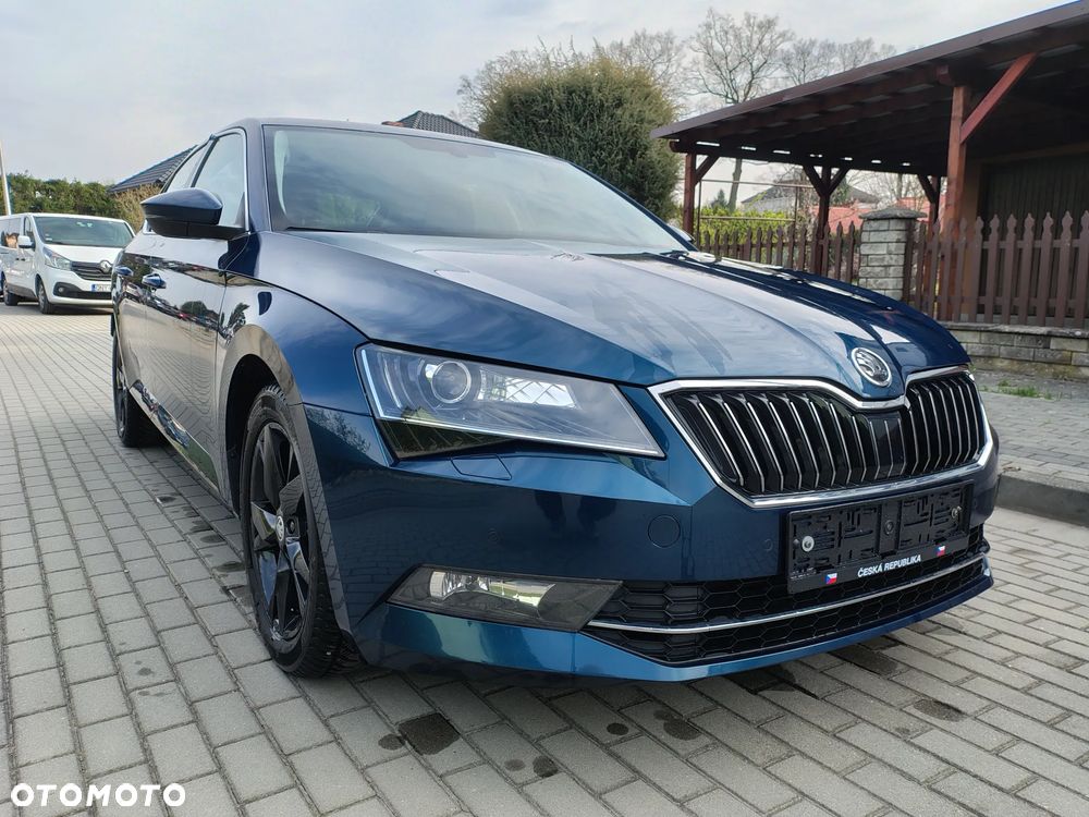 Skoda Superb 2.0 TDI Premium Edition - 16