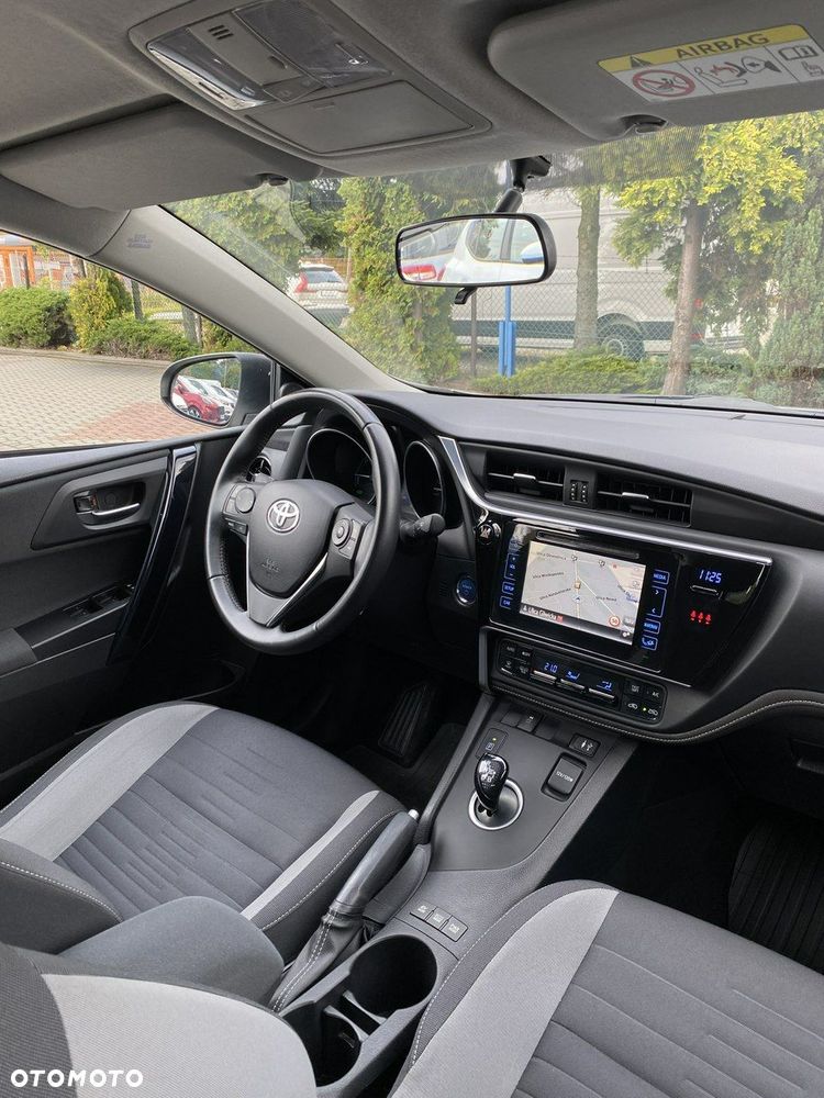 Toyota Auris - 13