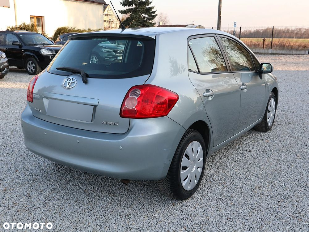 Toyota Auris 1.33 VVT-i Terra Start - 4