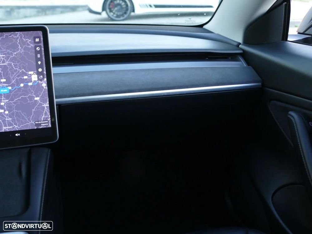 Tesla Model 3 Performance Dual Motor AWD - 31