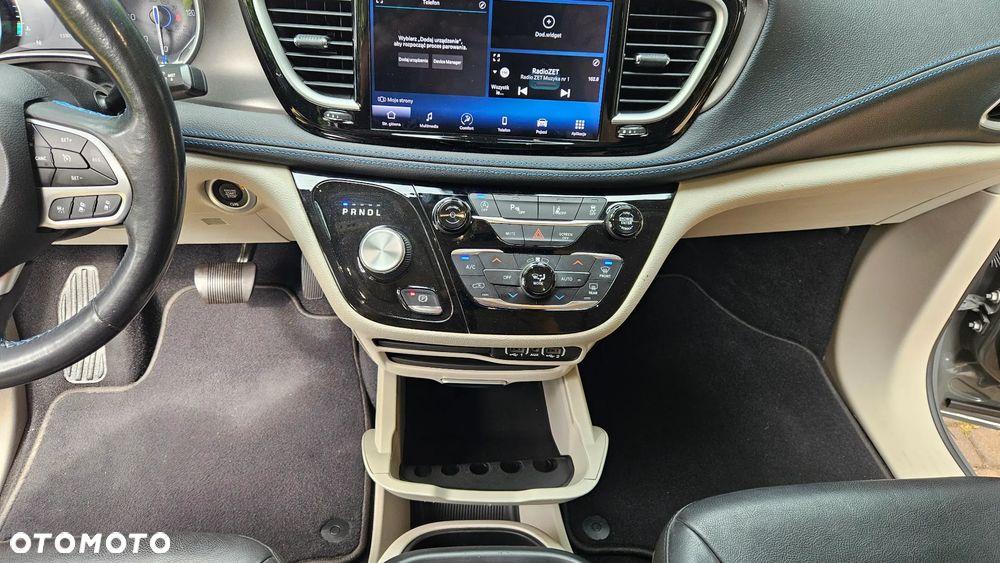 Chrysler Pacifica - 36
