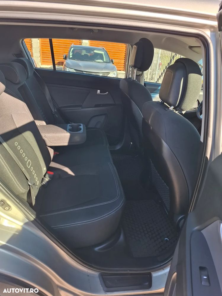 Kia Sportage ver-1-7-crdi-2wd-dream--team-edition - 11