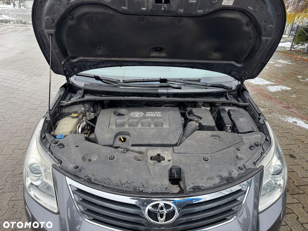 Toyota Avensis 1.8 Sol EU5 - 12