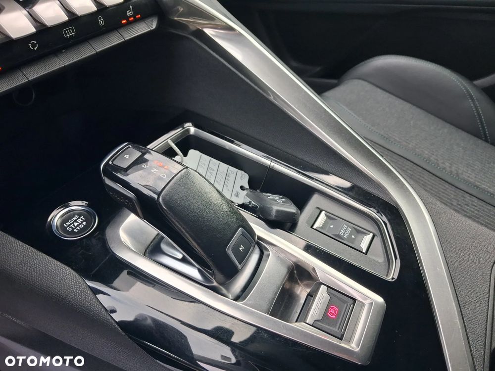 Peugeot 3008 BlueHDi 130 Stop & Start EAT8 Allure - 27