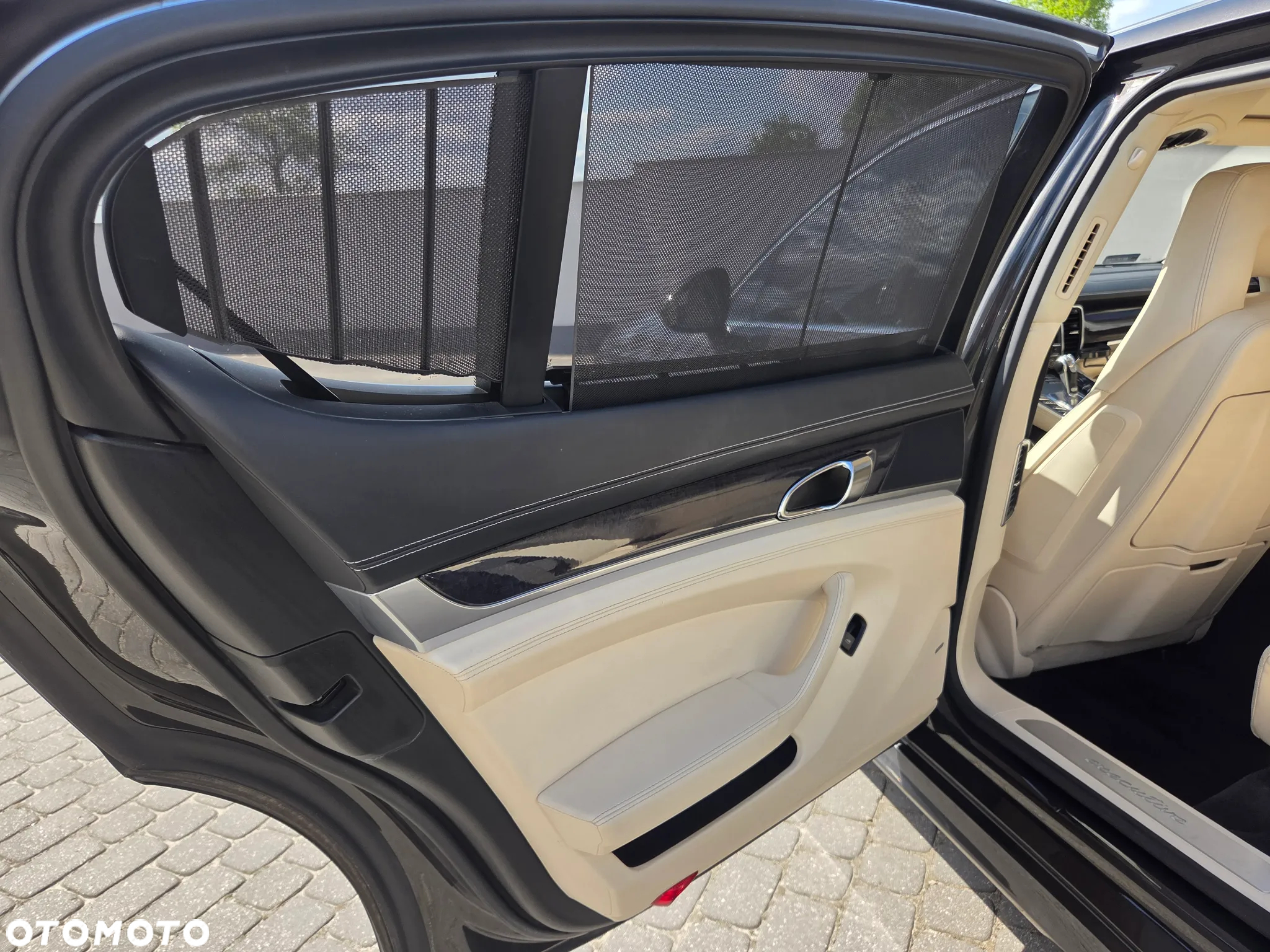 Porsche Panamera 4S Executive - 14