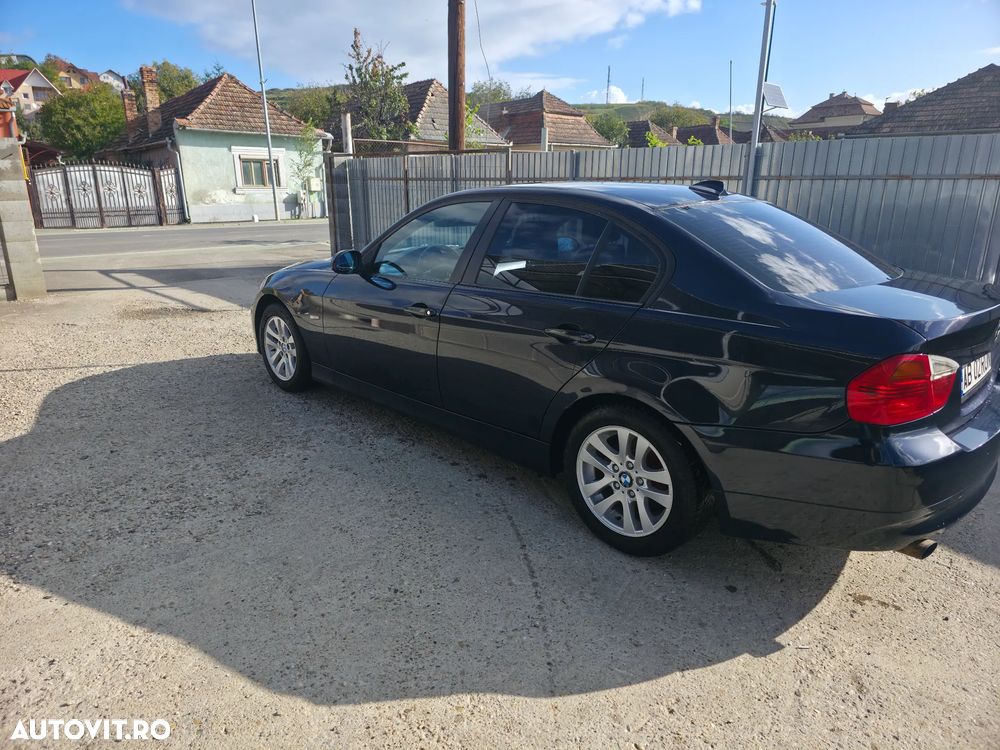 BMW Seria 3 320d Touring - 13