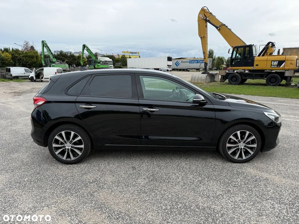 Hyundai i30 1.4 Passion Plus - 11
