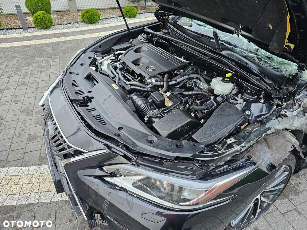 Lexus ES 300h Business Edition - 30