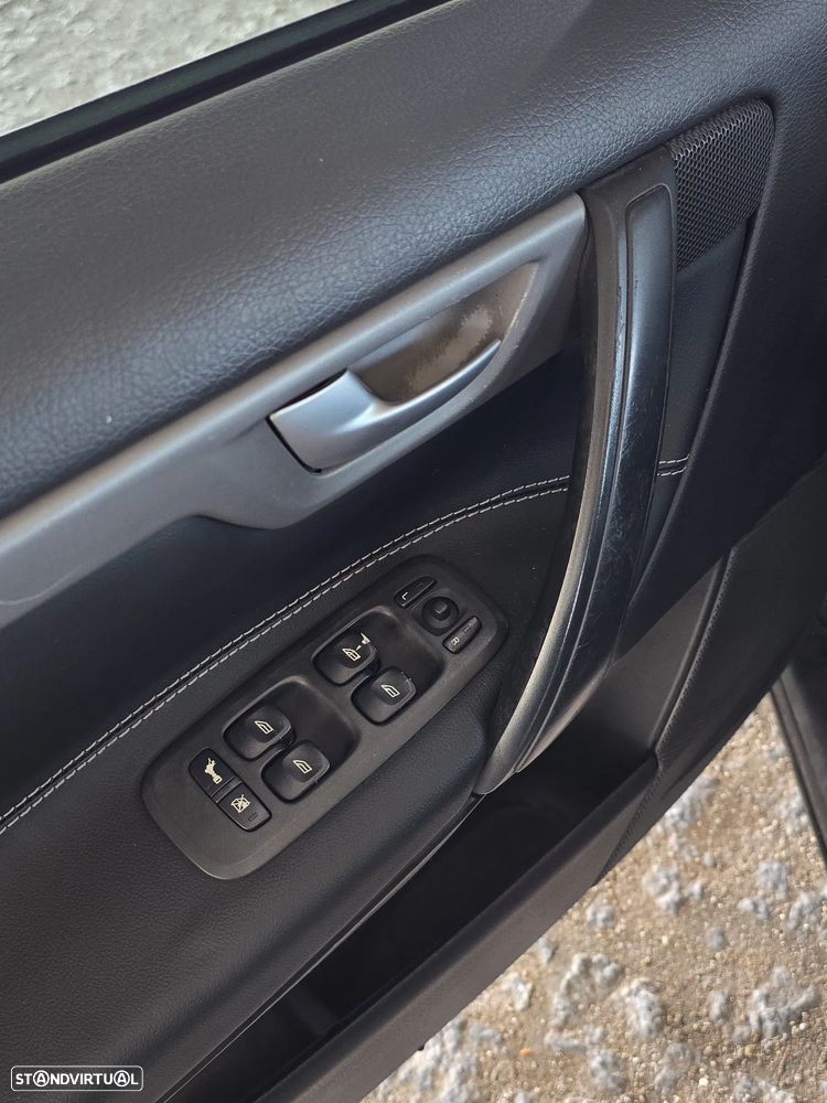 Volvo S60 2.4 D5 Nivel 3 Auto. - 26