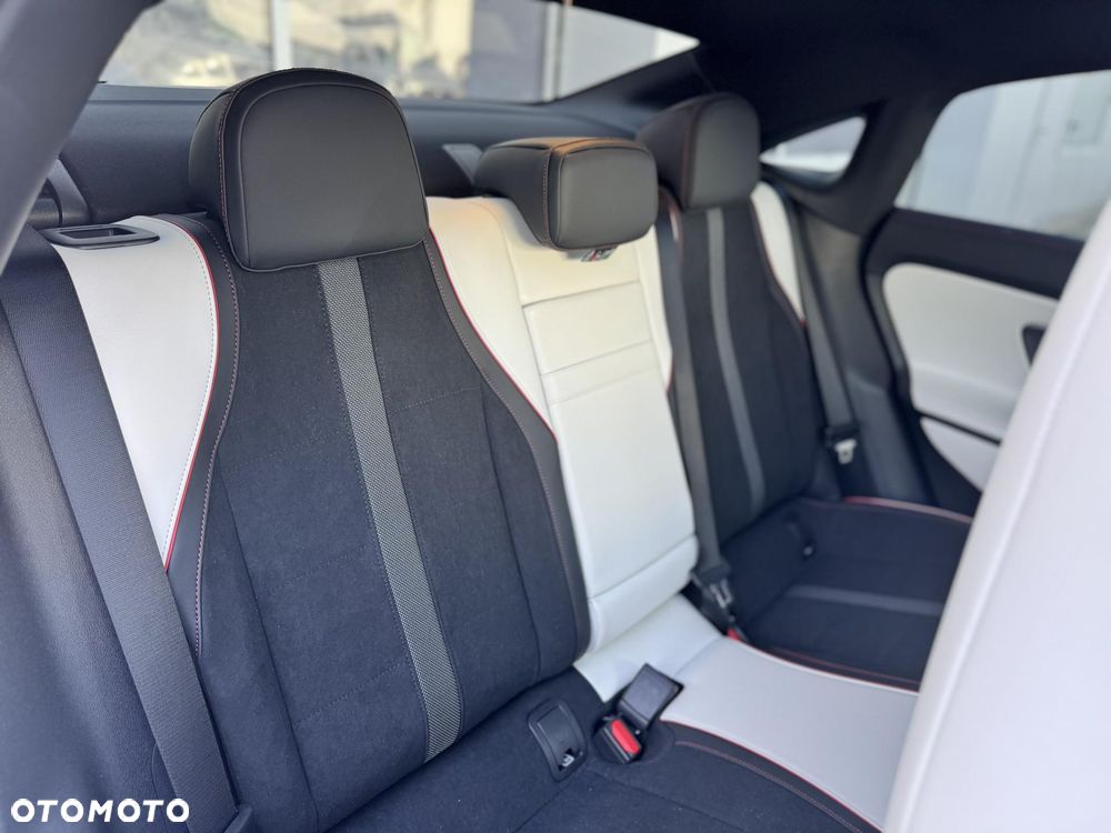 Mercedes-Benz CLA 200 mHEV 4-Matic 8G-DCT - 13