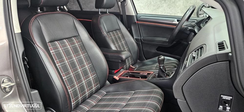 VW Golf 1.2 TSi BlueMotion Comfortline - 13