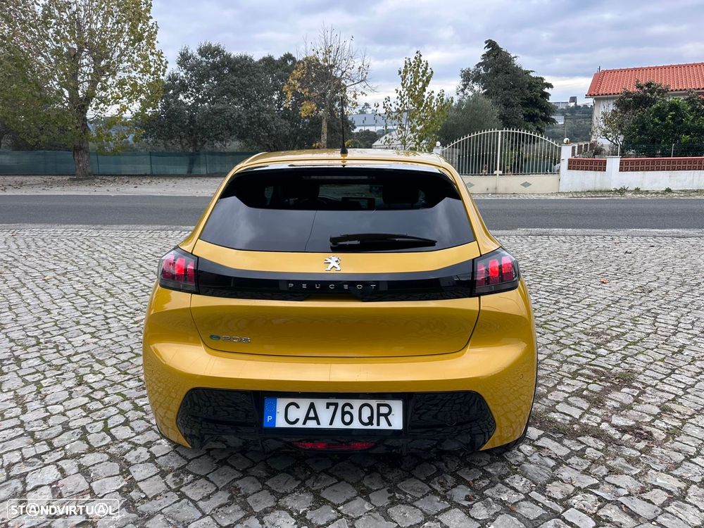 Peugeot e-208 Allure - 5