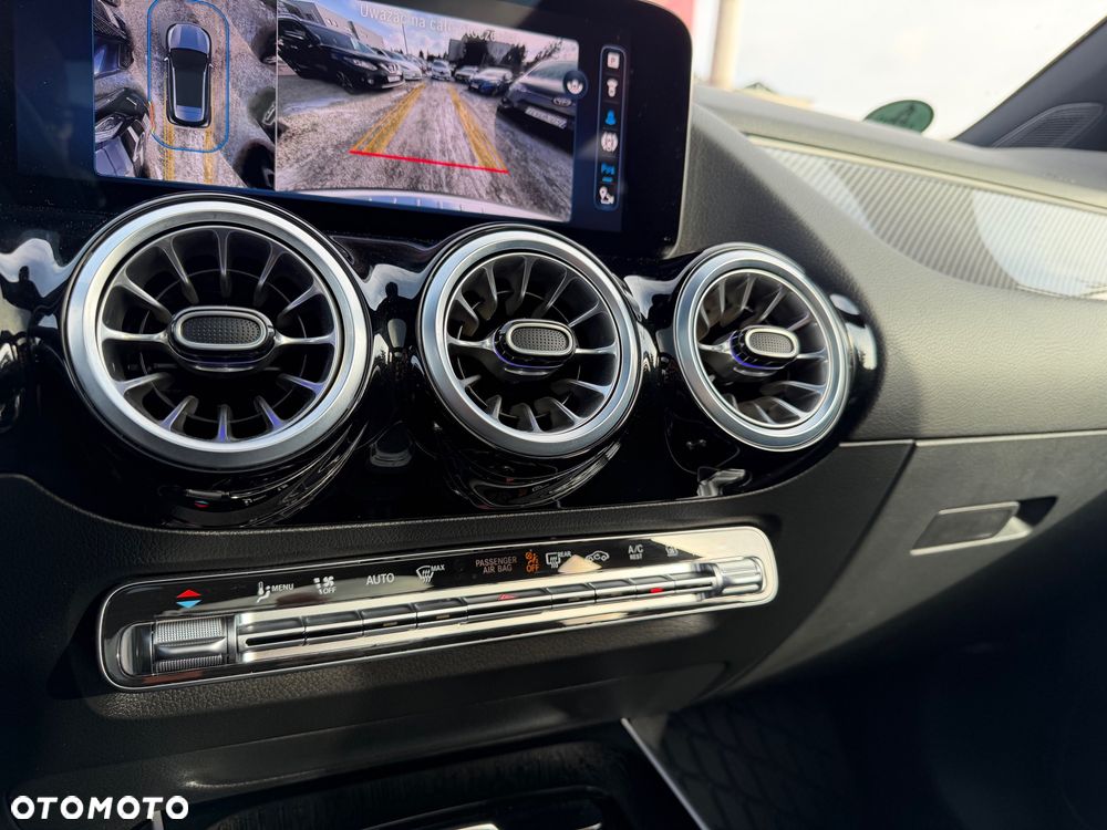 Mercedes-Benz GLA 250e AMG Line - 16