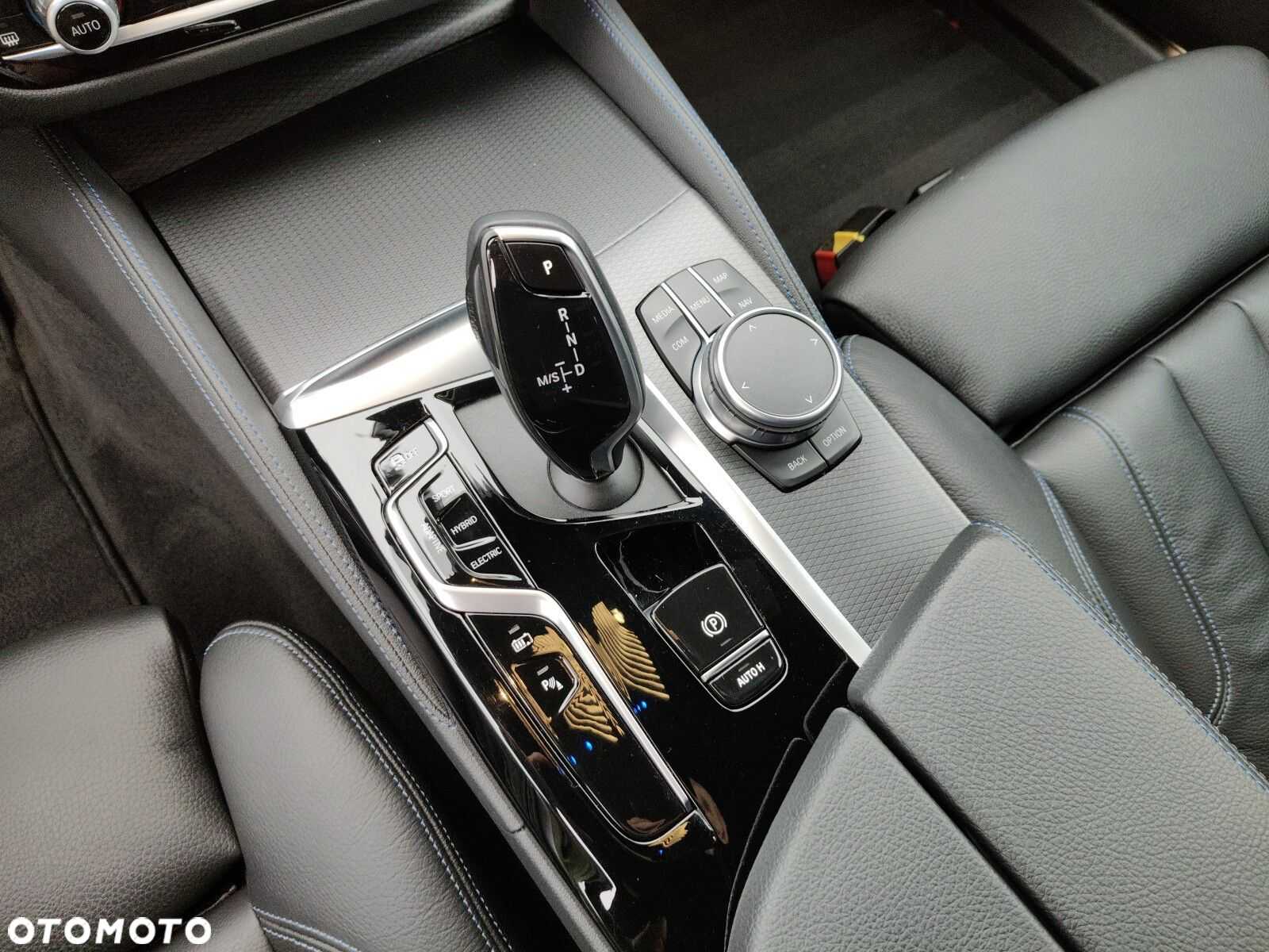 BMW Seria 5 530e xDrive M Sport sport - 16
