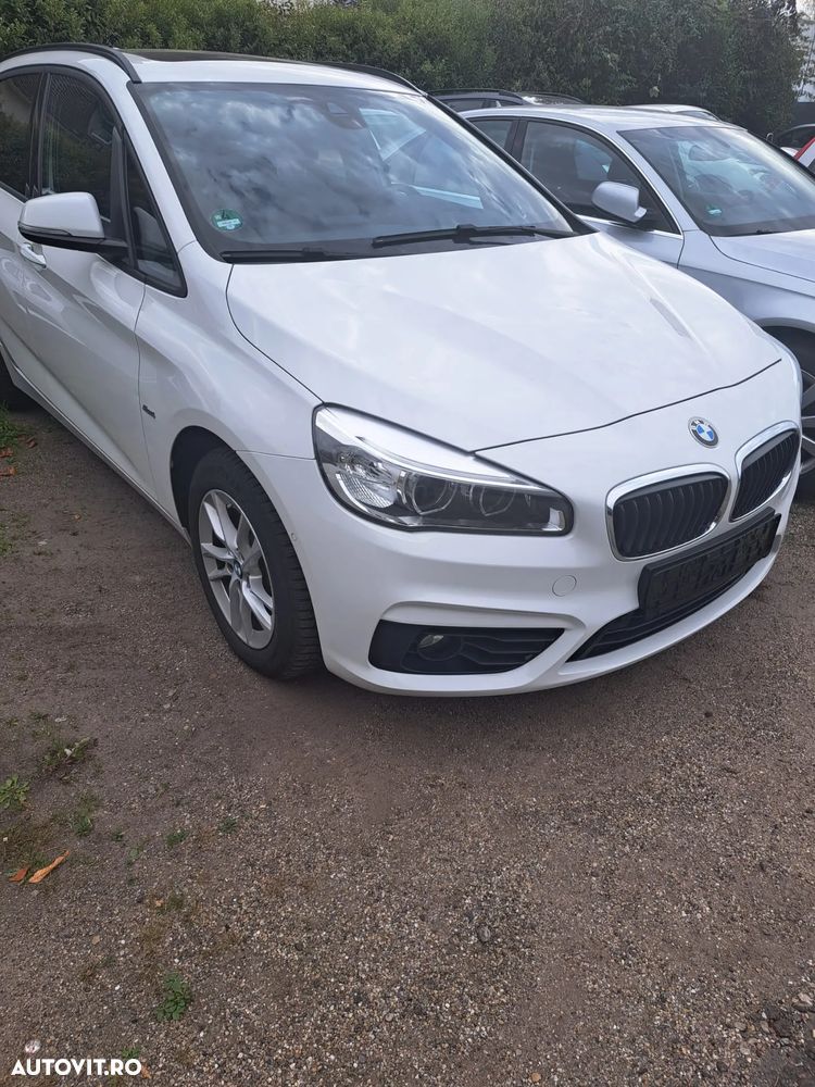 BMW Seria 2 218i Sport Line - 2