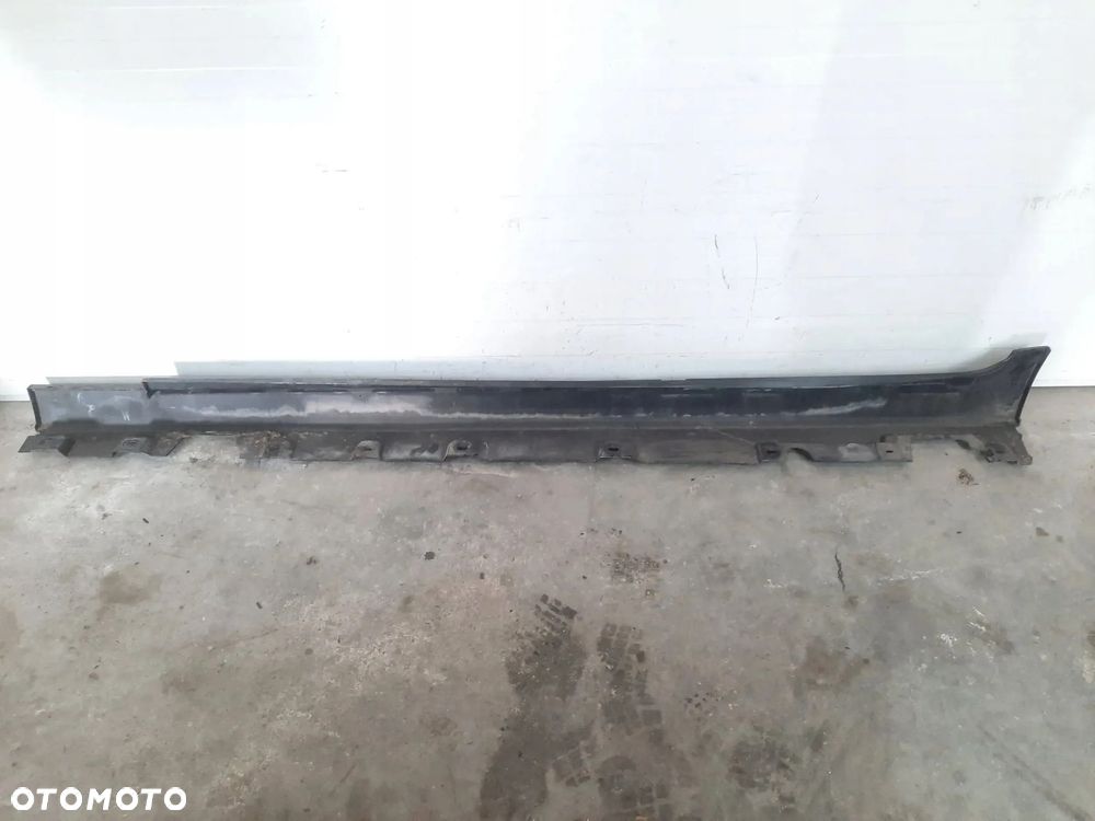 PRÓG NAKŁADKA PROGOWA PRAWA LISTWA BMW 5 F10 7184774 457/9 - 3