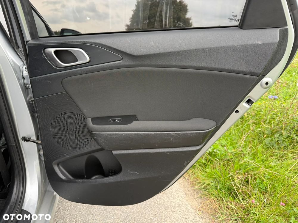 Kia Ceed - 21