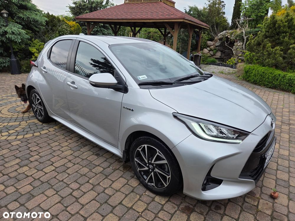 Toyota Yaris Hybrid 100 Premium - 17