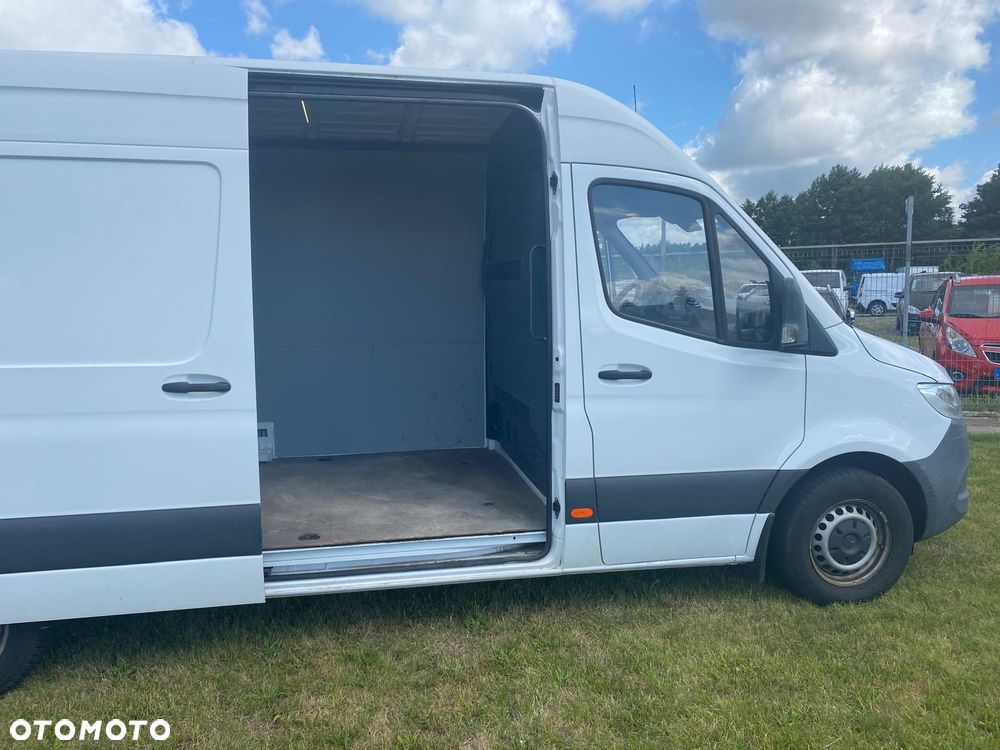 Mercedes-Benz Sprinter - 9