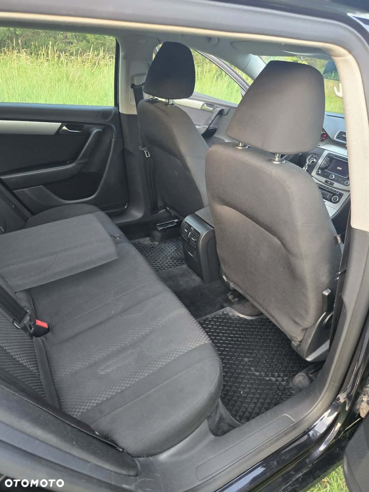 Volkswagen Passat 2.0 TDI BlueMotion Technology Trendline - 13