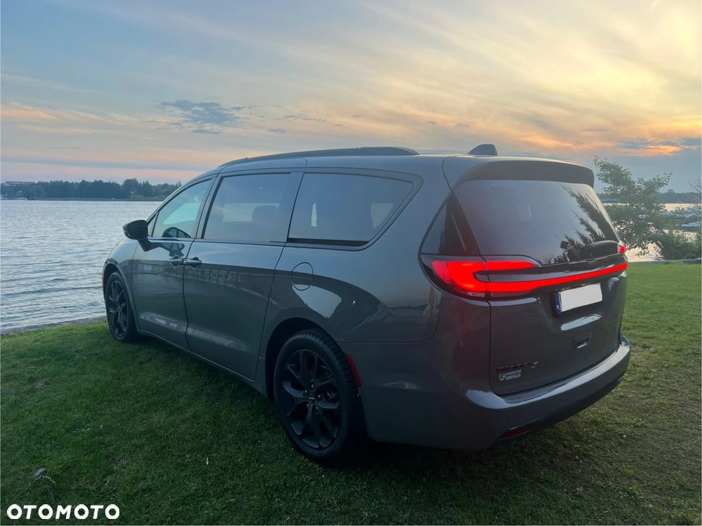 Chrysler Pacifica - 7