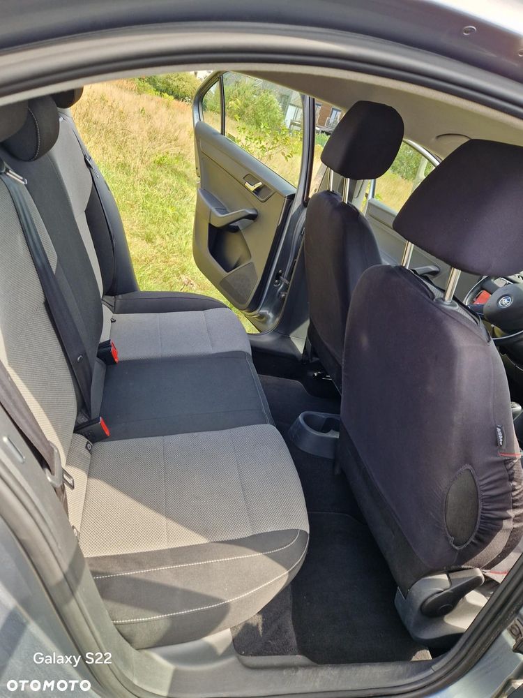Skoda RAPID 1.2 TSI Ambition - 4