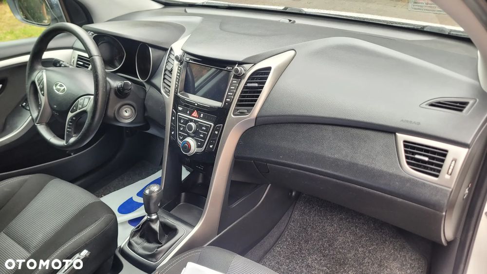 Hyundai i30 i30cw 1.6 CRDi Intro Edition - 24