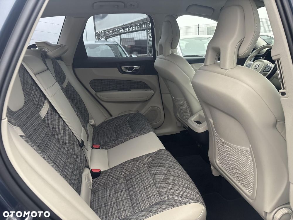 Volvo XC 60 D4 AWD Momentum - 14