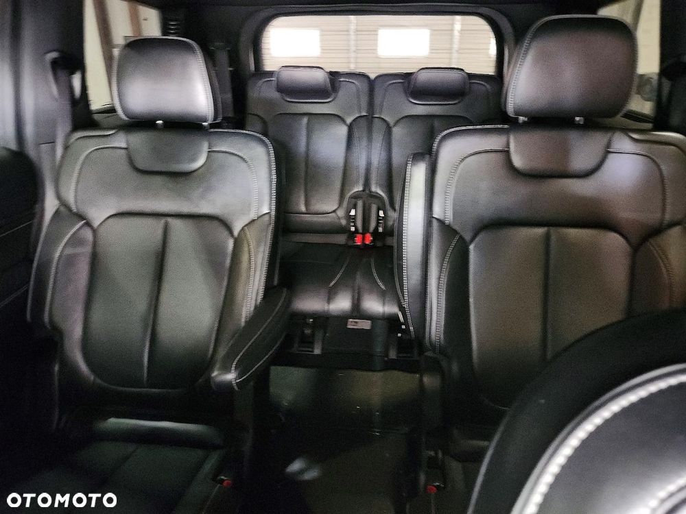 Jeep Grand Cherokee - 12