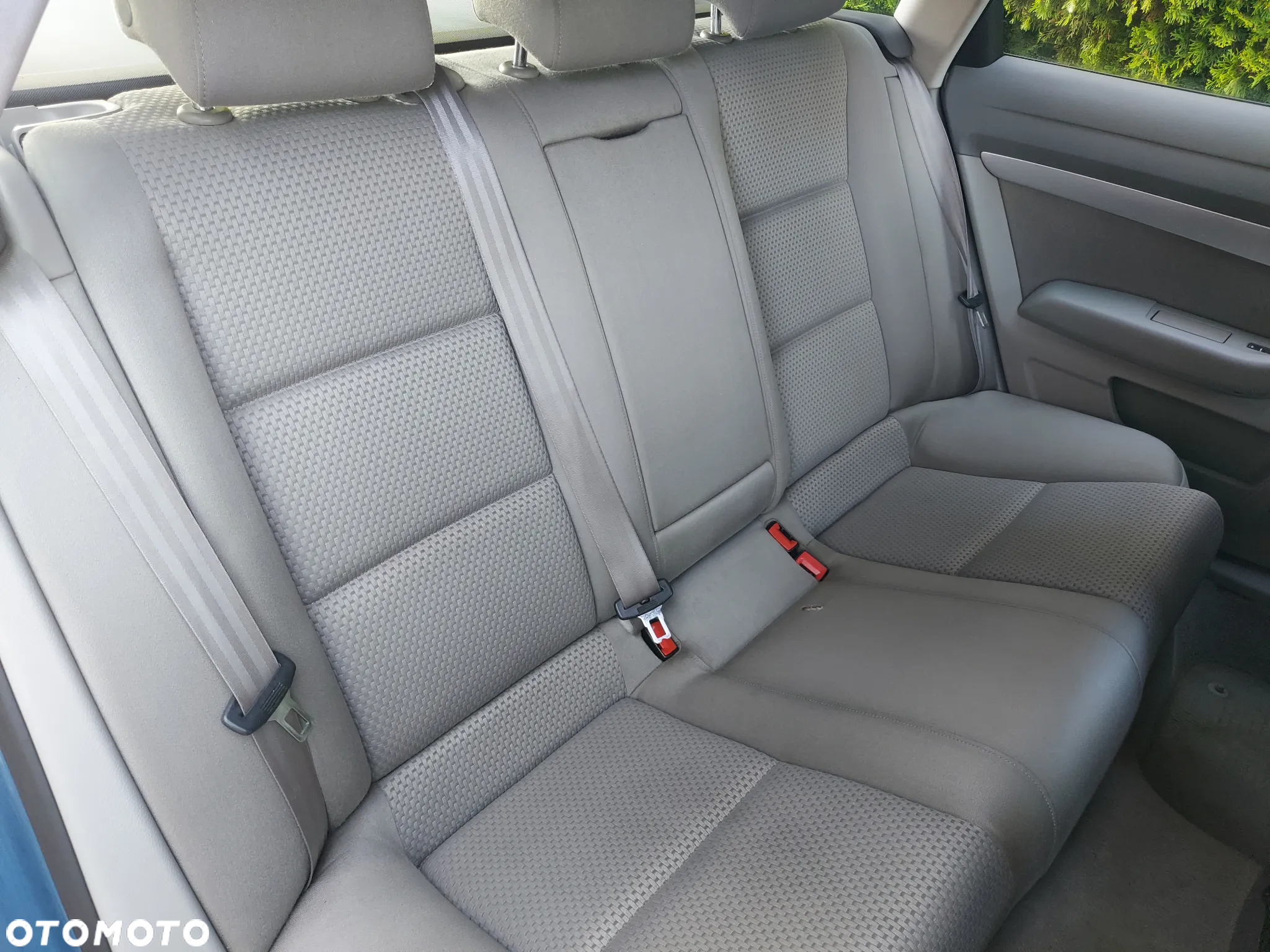 Audi A6 2.0T FSI - 6