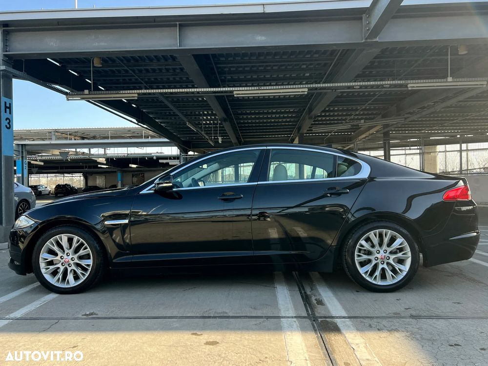 Jaguar XF 2.2D Luxury - 6