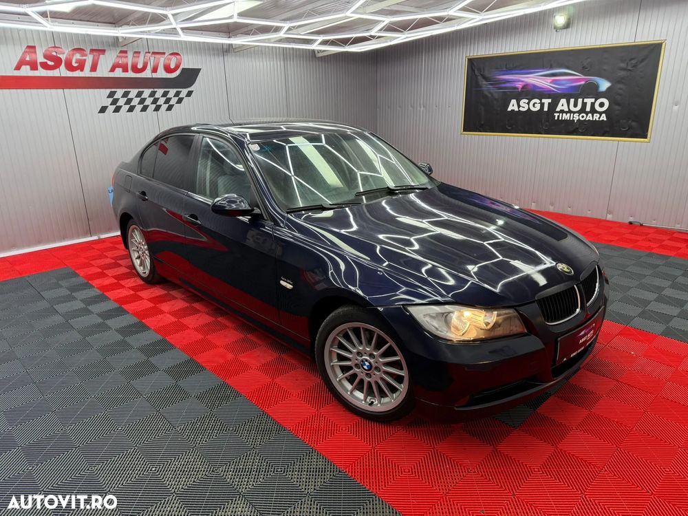 BMW Seria 3 318i Touring - 2