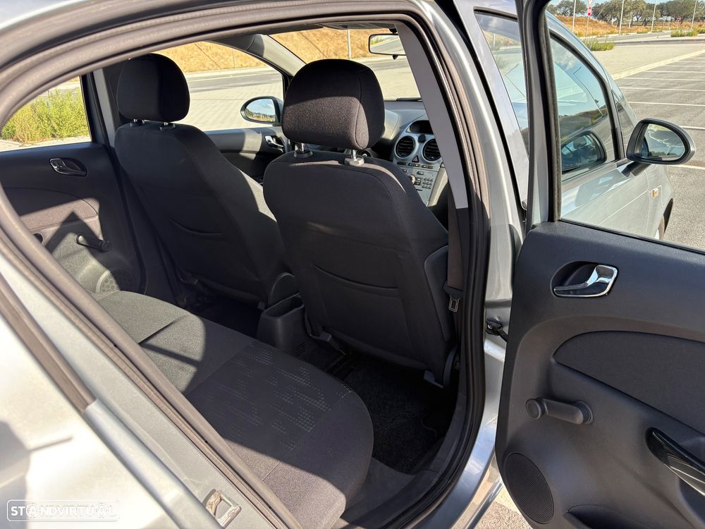 Opel Corsa 1.2 Go! FlexFuel - 31