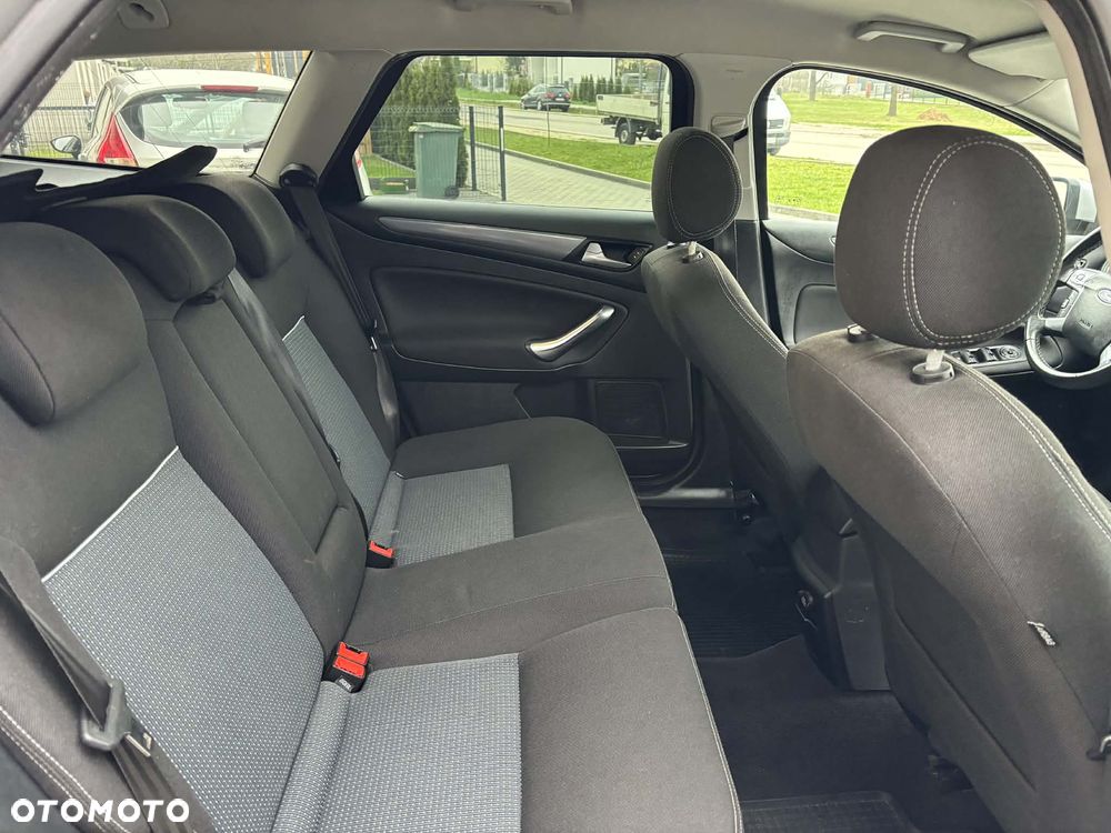 Ford Mondeo 1.6 TDCi Champions Edition - 10