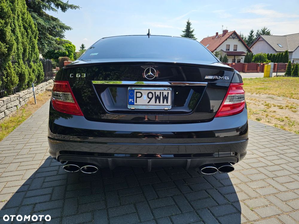 Mercedes-Benz Klasa C 63 AMG - 7