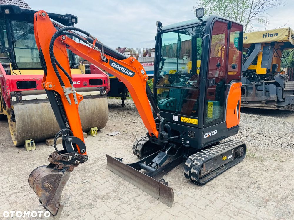 Doosan DX19 - 1