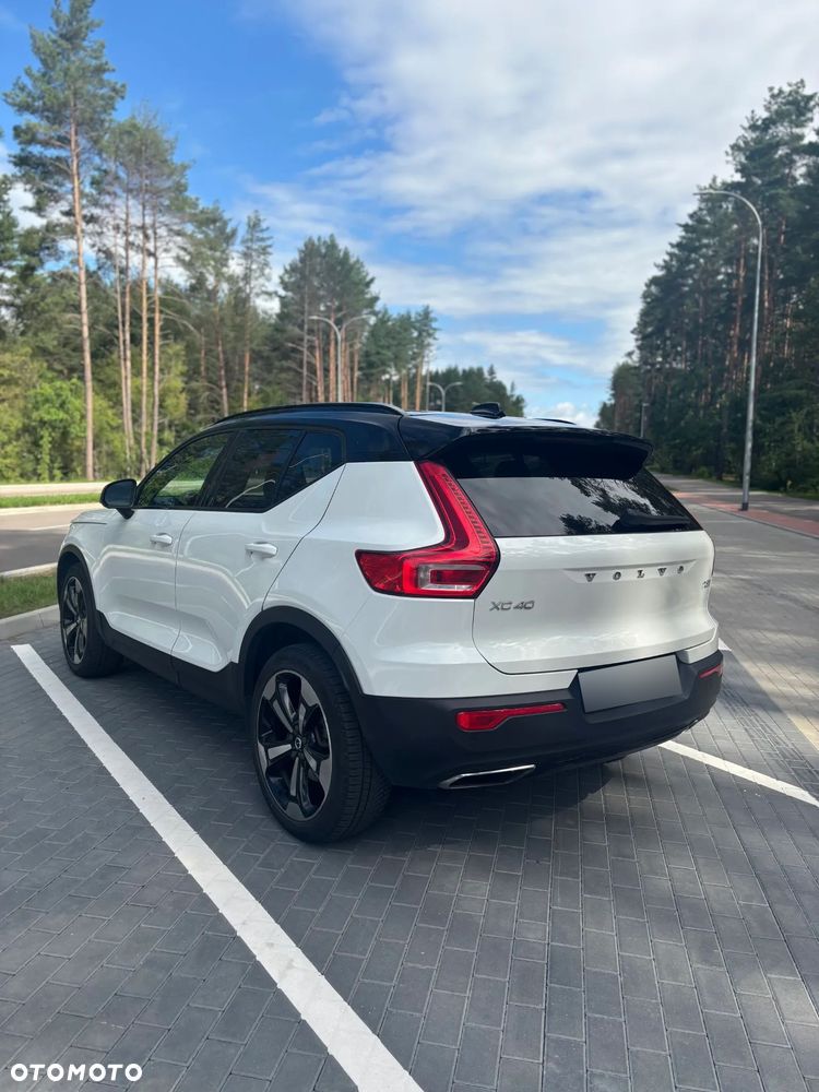 Volvo XC 40 T5 AWD Geartronic R-Design - 3