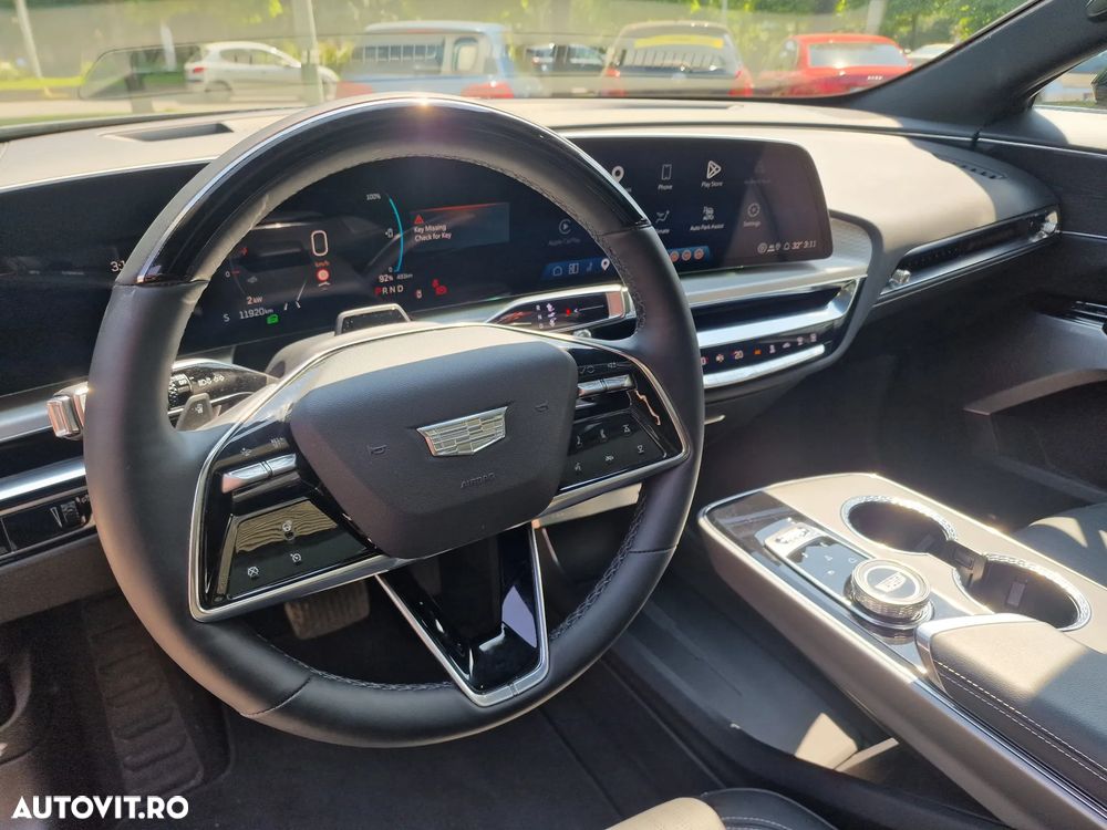 Cadillac Lyriq Sport - 11