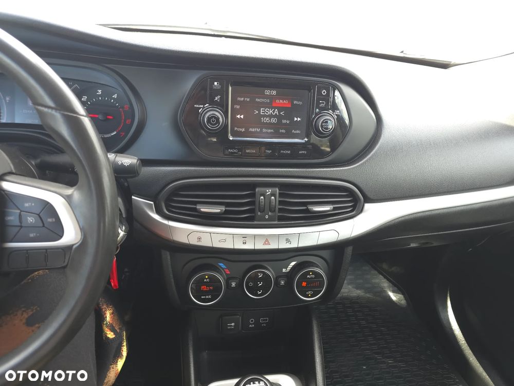 Fiat Tipo 1.6 MultiJet 16v Lounge - 25