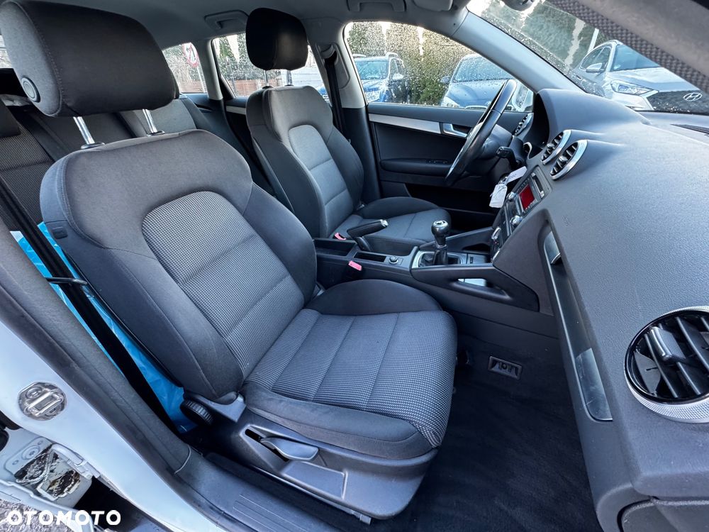 Audi A3 Sportback 1.6 Ambiente - 30