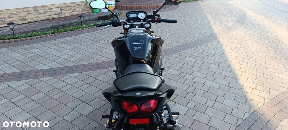 Yamaha FZ8 - 8