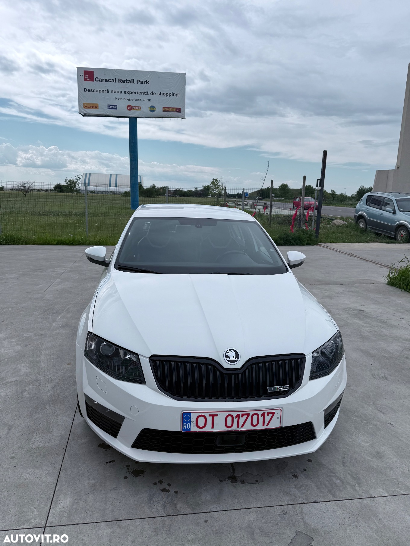 Skoda Octavia 2.0 TDI DSG RS - 2