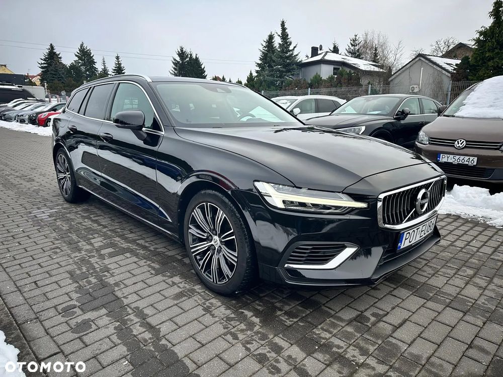 Volvo V60 B3 B DKG Momentum Pro - 4