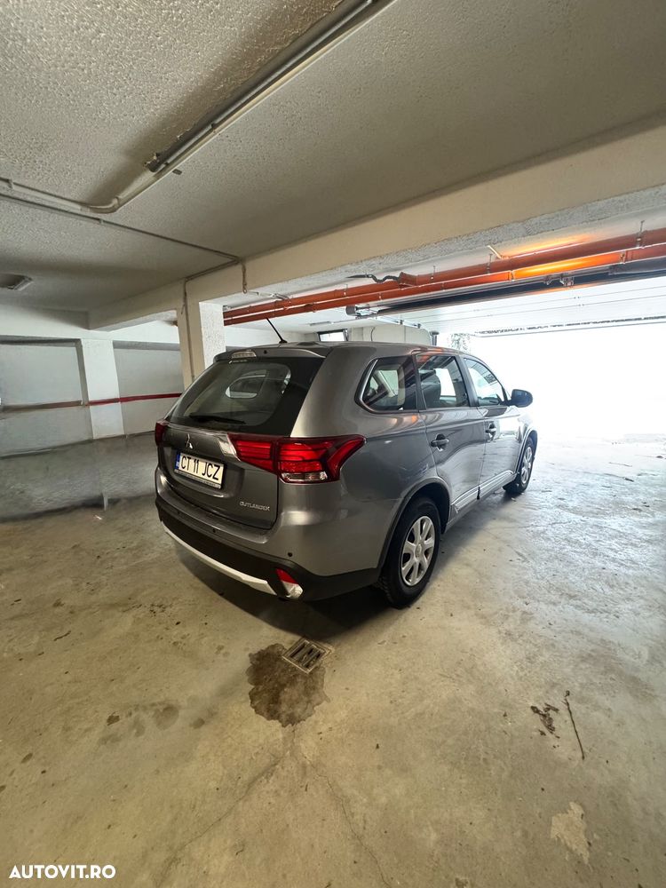 Mitsubishi Outlander 2.2 DI-D AS&G 6MT 4WD Invite A01 - 9