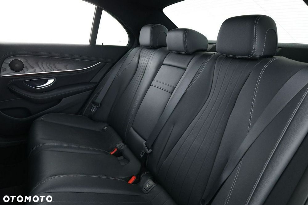 Mercedes-Benz Klasa E 300 9G-TRONIC Avantgarde - 18